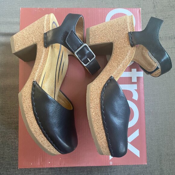 Aetrex Finley Closed Toe Heel - Picture 5 of 12